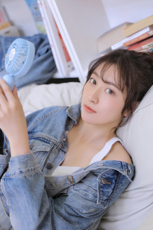 灿烂的她